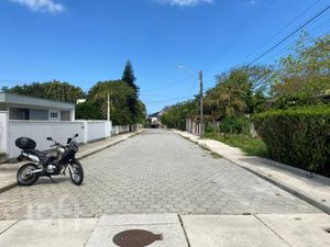 Image 30 - 810699