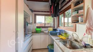 Image 8 - 810699