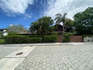Image 29 - 810699