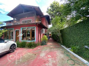 Image 32 - 810699