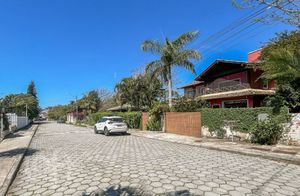 Image 38 - 810699