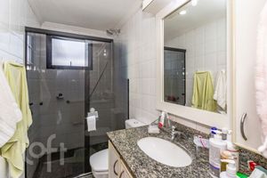 Image 34 - 810827