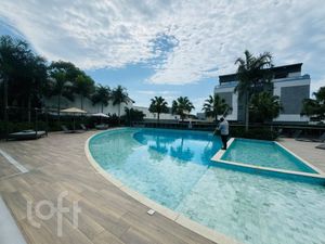Image 17 - 810854