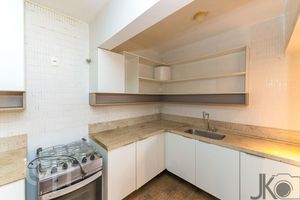 Image 7 - 810857