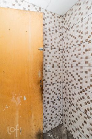 Image 12 - 811000
