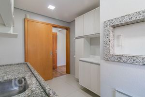 Image 3 - 811103