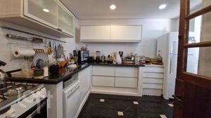 Image 10 - 811140