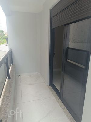 Image 21 - 811172