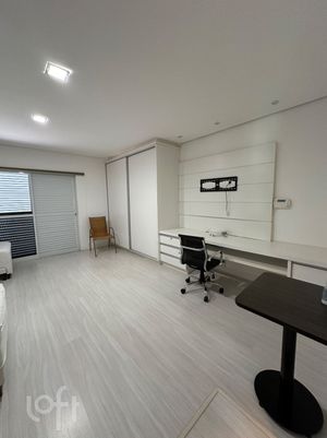 Image 19 - 811286