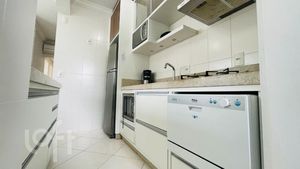 Image 9 - 811311