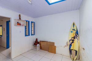 Image 42 - 811400