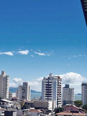 Image 1 - 811404