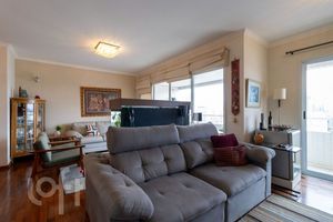 Image 17 - 811431