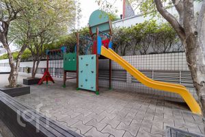 Image 46 - 811431