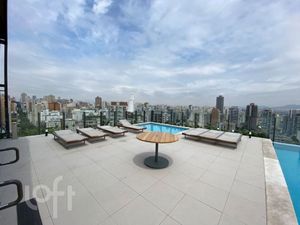 Image 21 - 811447