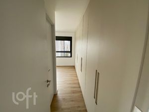 Image 10 - 811447