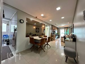 Image 29 - 811451
