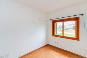 Image 30 - 811550
