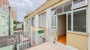 Image 15 - 811646
