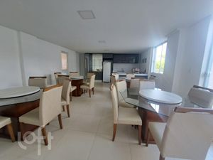 Image 8 - 811652