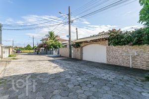 Image 8 - 811673
