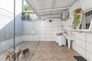 Image 7 - 811673