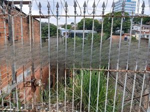Image 9 - 811684
