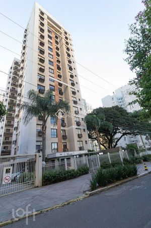 Image 10 - 811686