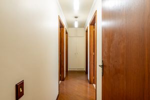 Image 19 - 811703