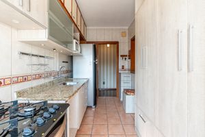 Image 32 - 811703