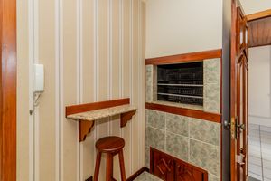 Image 34 - 811703