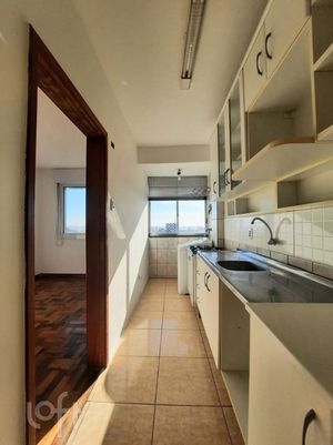 Image 11 - 811721