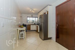 Image 32 - 811753