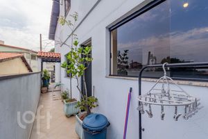 Image 42 - 811753