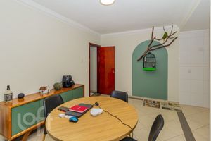 Image 30 - 811753