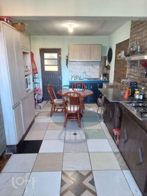 Image 19 - 811846