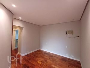 Image 4 - 811954