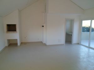 Image 32 - 8120