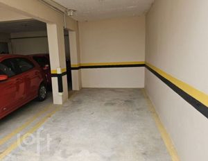 Image 25 - 812031
