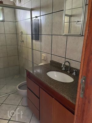 Image 19 - 812235