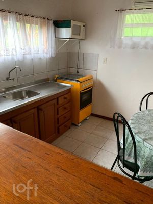 Image 18 - 812235