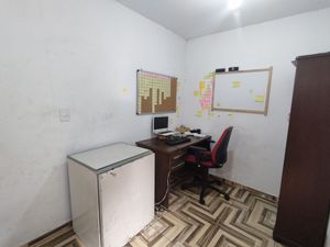 Image 9 - 812238
