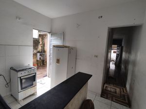 Image 4 - 812238