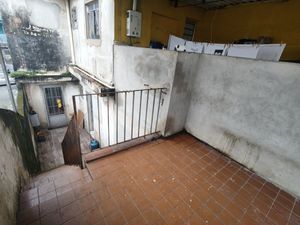 Image 12 - 812238