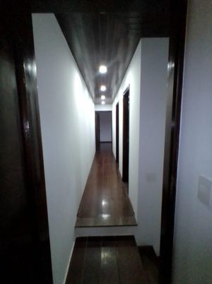 Image 9 - 812256