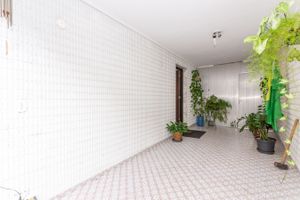 Image 74 - 812300