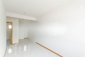 Image 9 - 812309