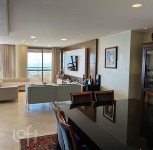 Image 4 - 812316