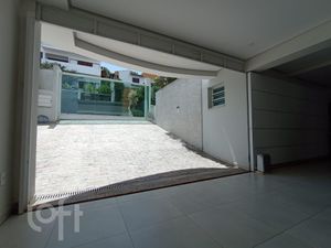 Image 30 - 812367