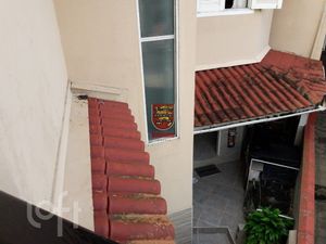 Image 12 - 812382